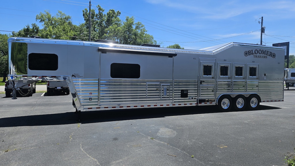 New 2026 Bloomer B5GS237