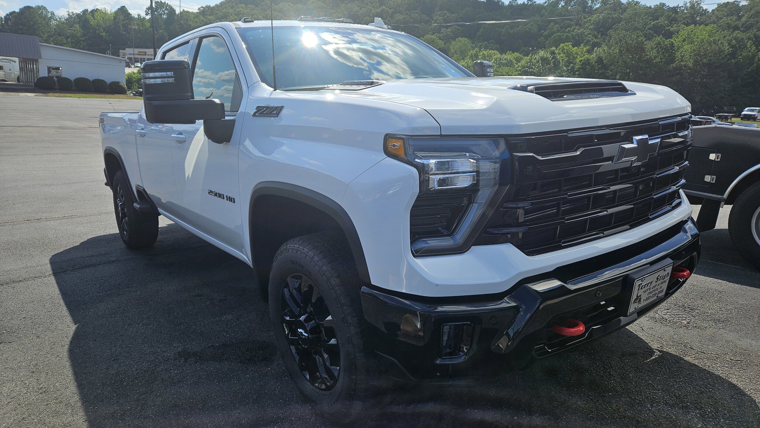 2025 Chevrolet Silverado 2500HD LTZ photo 2