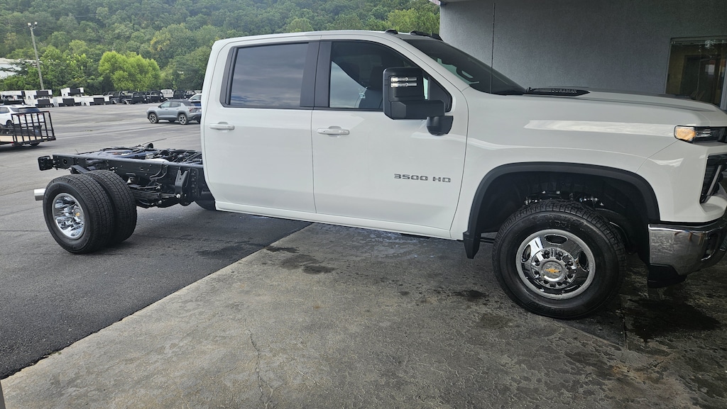 New 2026 Chevrolet Silverado 3500 HD Chassis Cab LT Truck