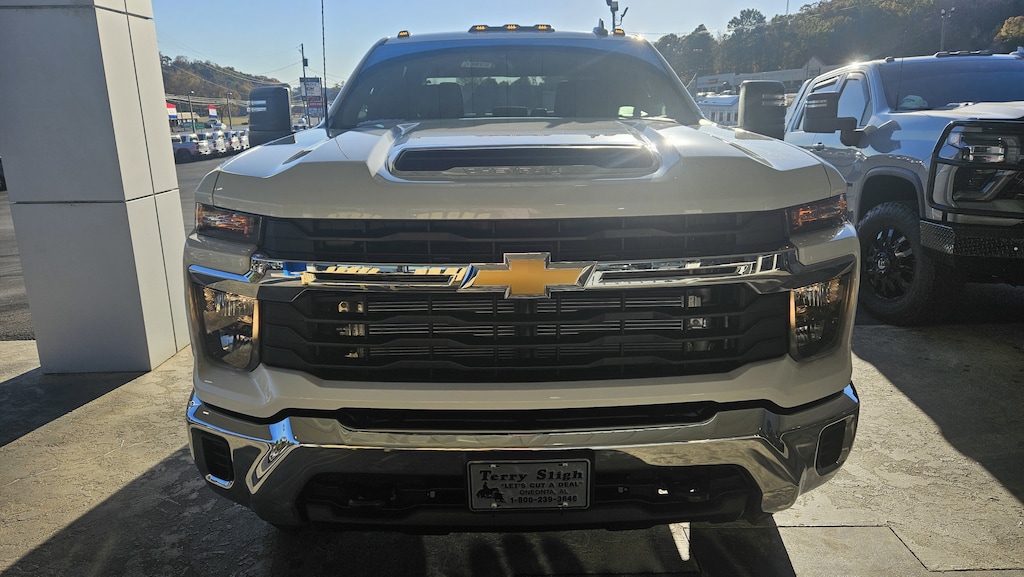 New 2026 Chevrolet Silverado 3500 HD Chassis Cab LT Truck