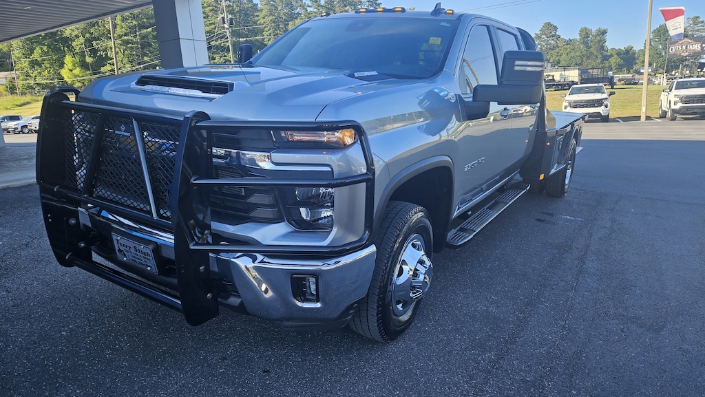 Used 2025 Chevrolet Silverado 3500 HD Chassis Cab LT Chassis Cab Truck