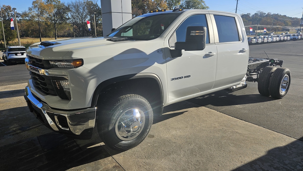 New 2026 Chevrolet Silverado 3500 HD Chassis Cab LT Truck