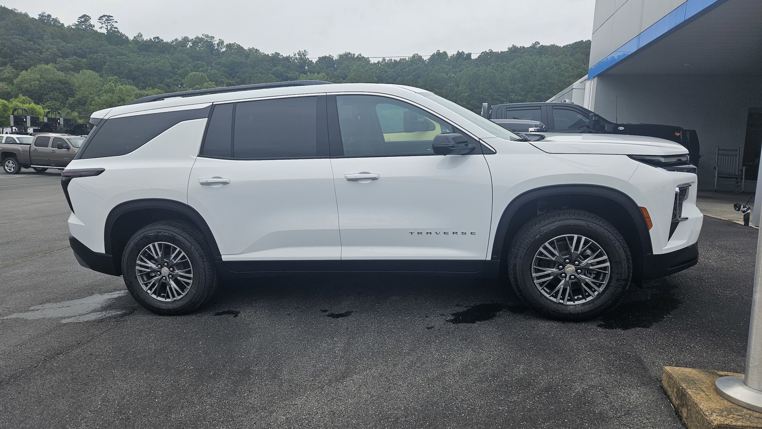 2026 Chevrolet Traverse LT's photo