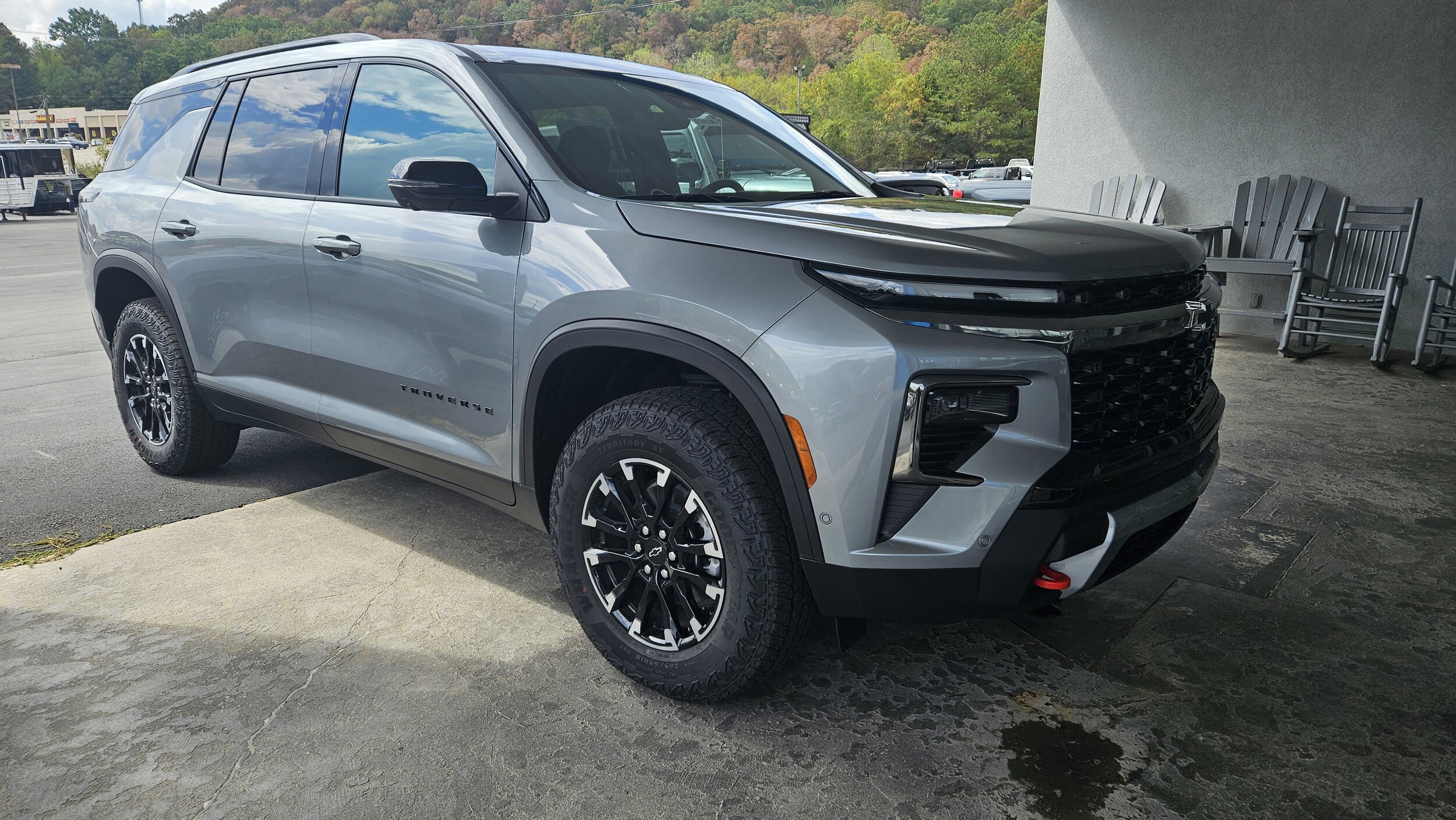 2026 Chevrolet Traverse Z71 photo 3