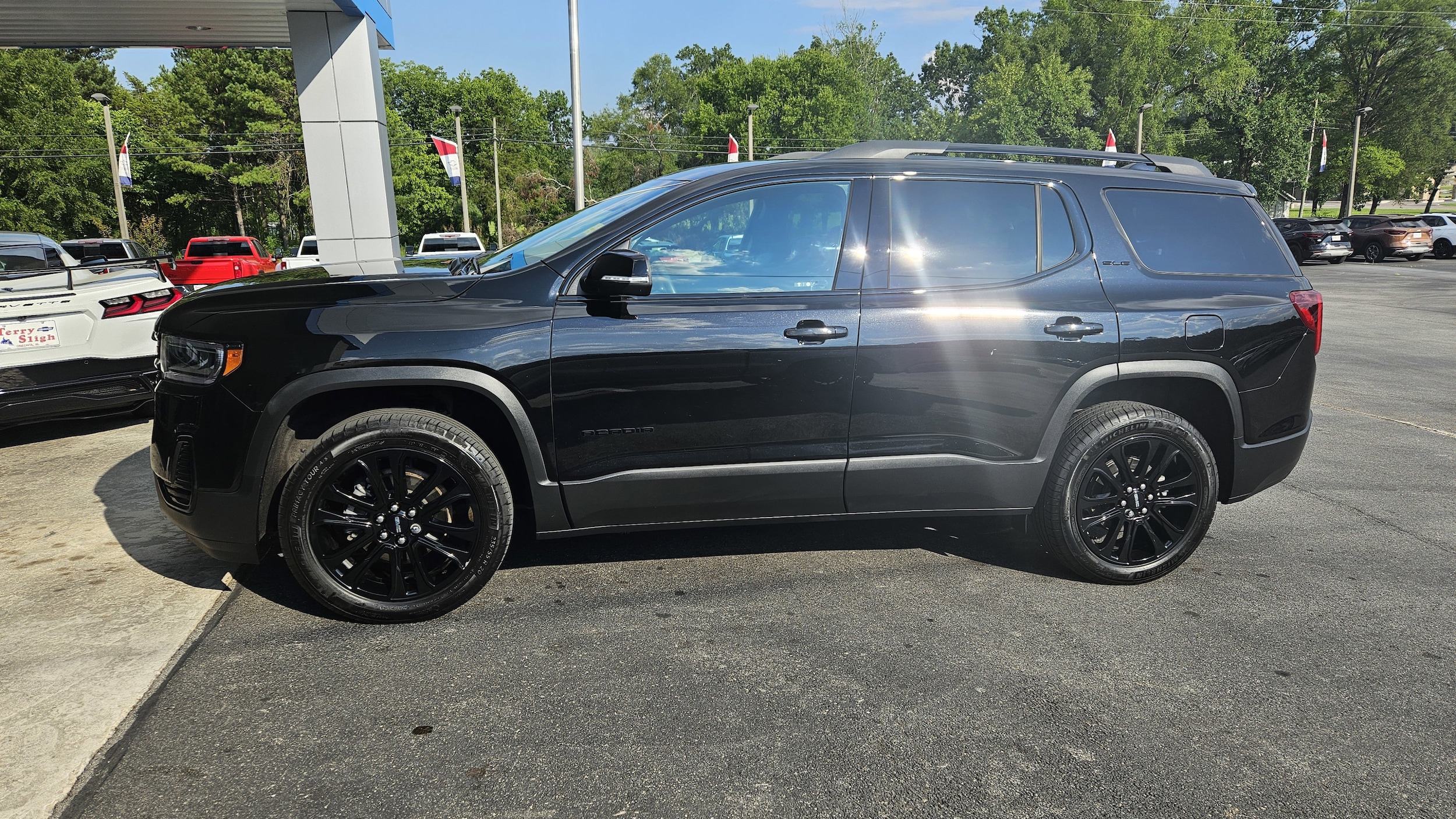 2023 GMC Acadia SLE