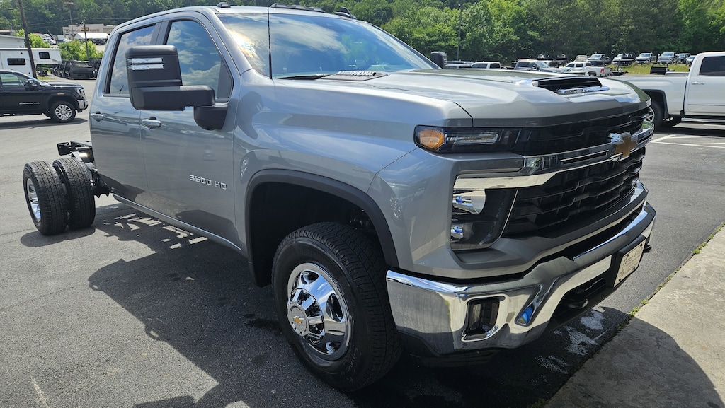 New 2026 Chevrolet Silverado 3500 HD Chassis Cab LT Truck