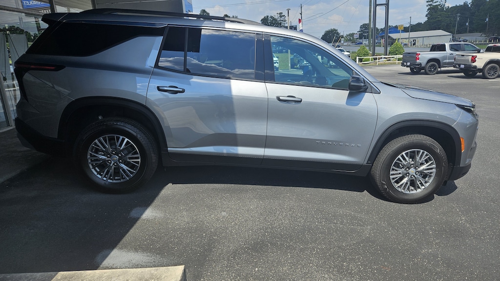 New 2027 Chevrolet Traverse LT SUV