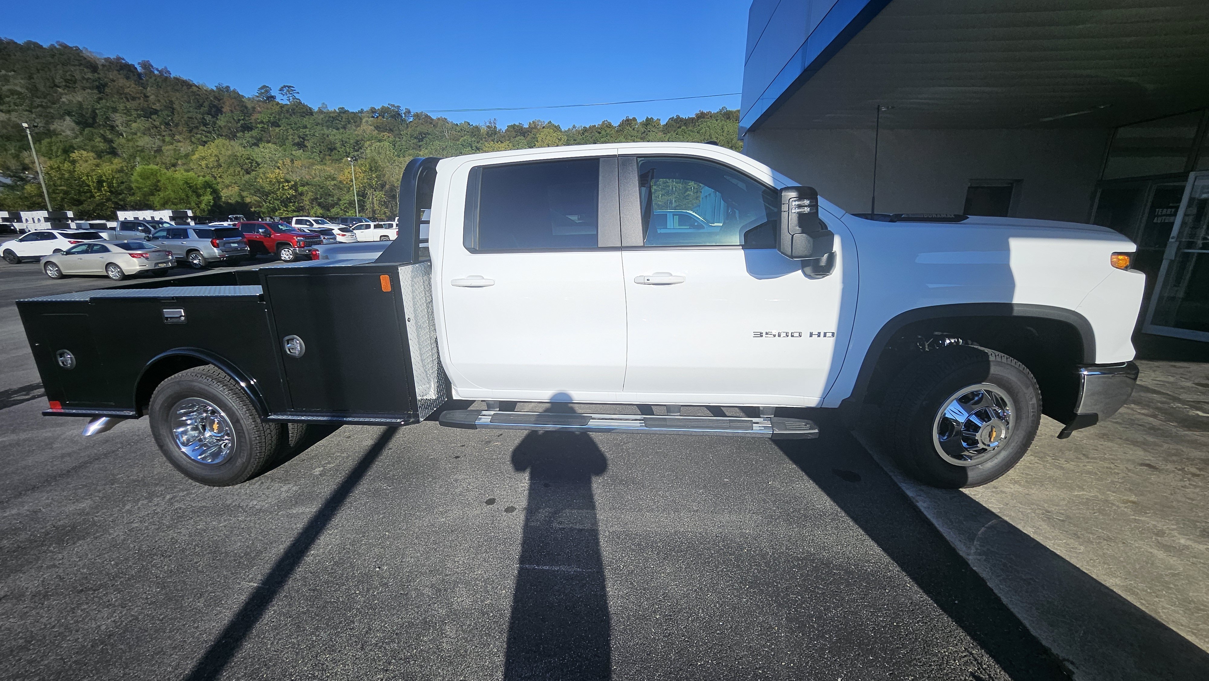 New 2026 Chevrolet Silverado 3500 HD Chassis Cab LT Truck