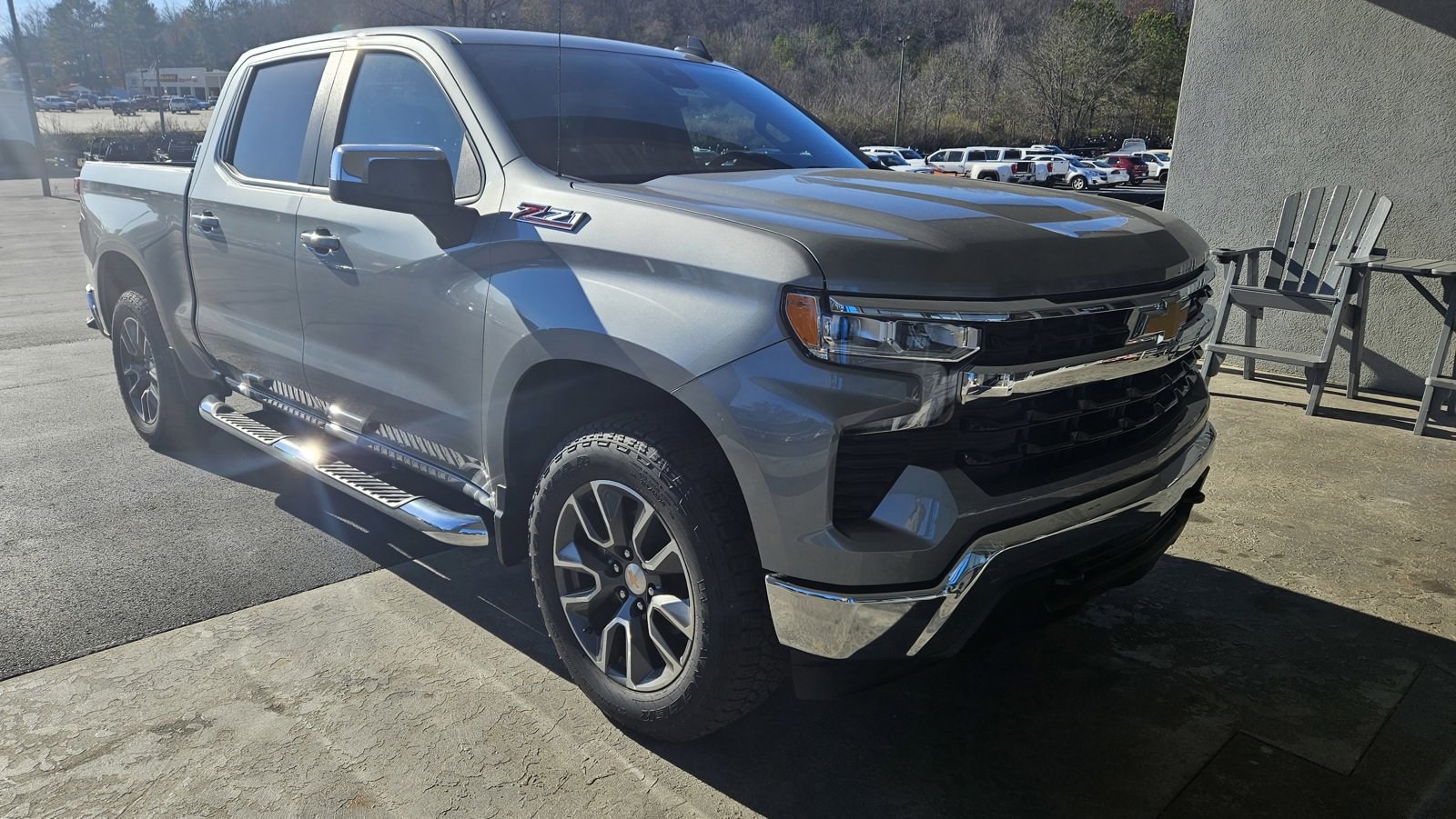 2025 Chevrolet Silverado 1500 LT photo 3
