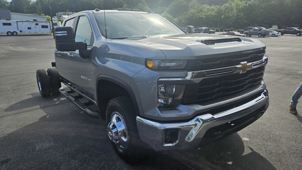 New 2026 Chevrolet Silverado 3500 HD Chassis Cab LT Truck