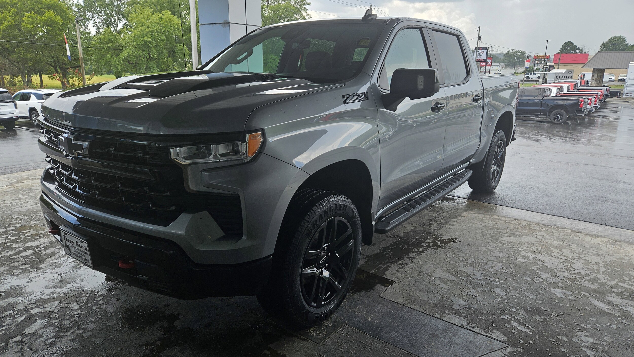 2023 Chevrolet Silverado 1500 LT Trail Boss photo 2