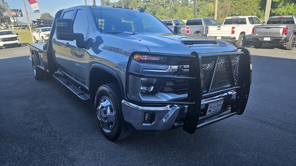Used 2025 Chevrolet Silverado 3500 HD Chassis Cab LT Chassis Cab Truck