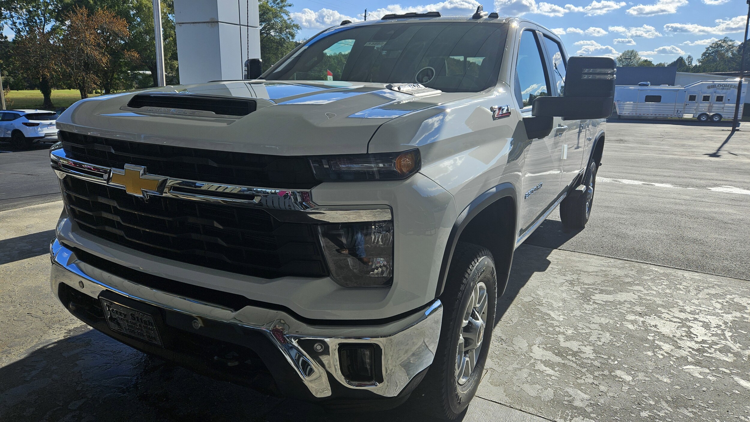 2026 Chevrolet Silverado 2500HD LT photo 2