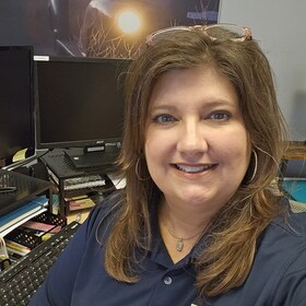 Staff member Lisa Beavers from e916cbbf196c