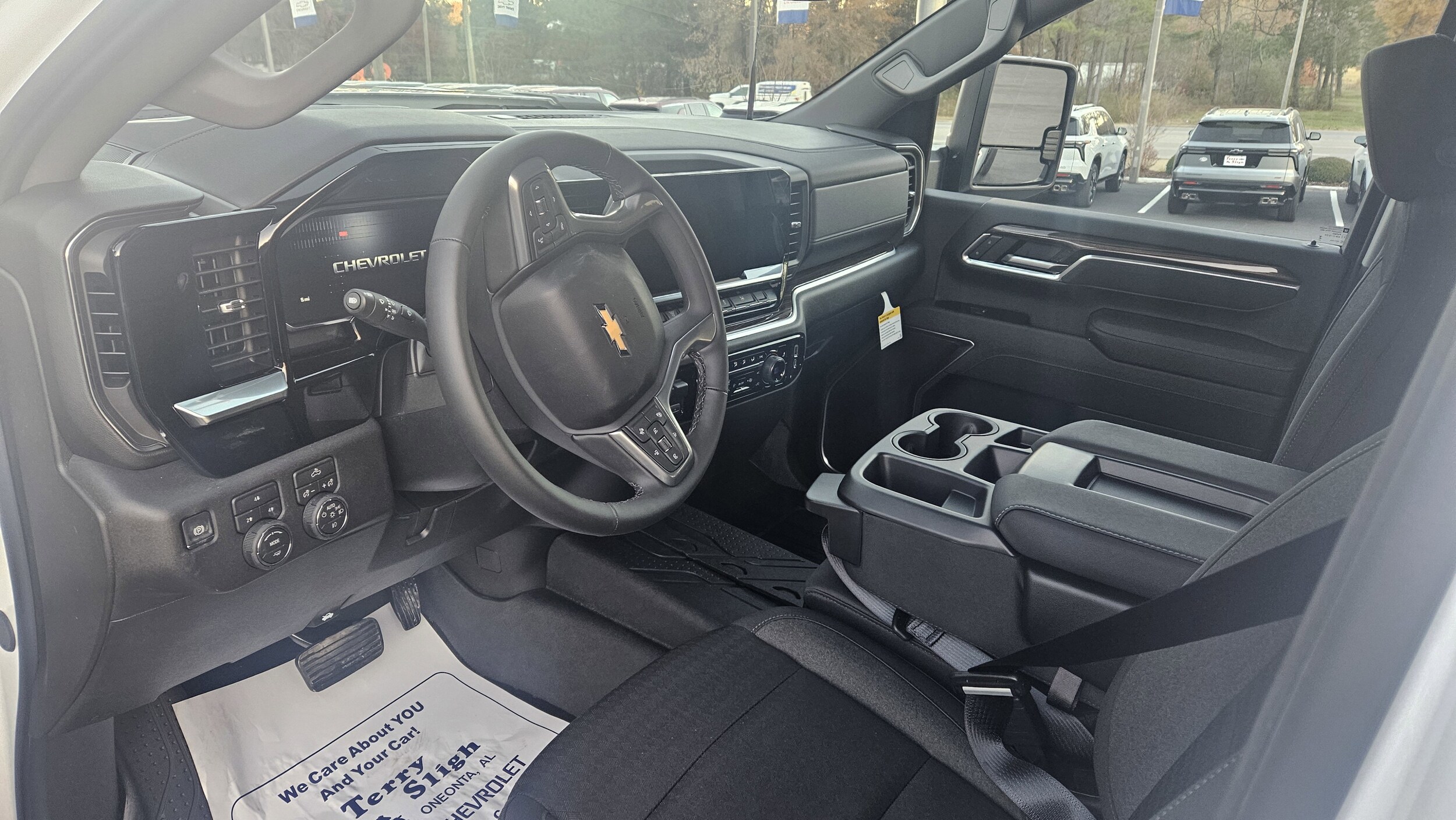 2026 Chevrolet Silverado 3500HD LT photo 4