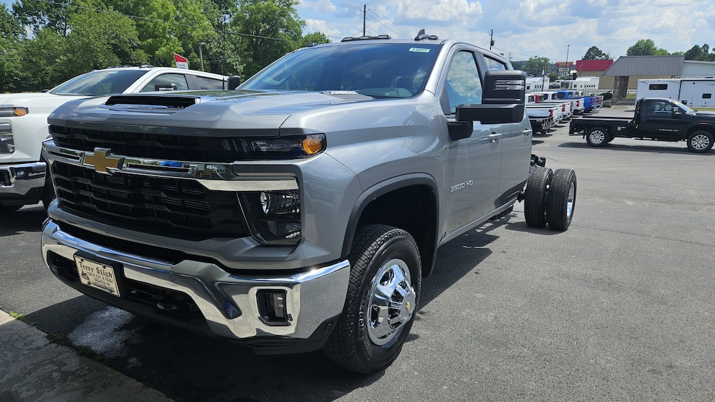 New 2026 Chevrolet Silverado 3500 HD Chassis Cab LT Truck