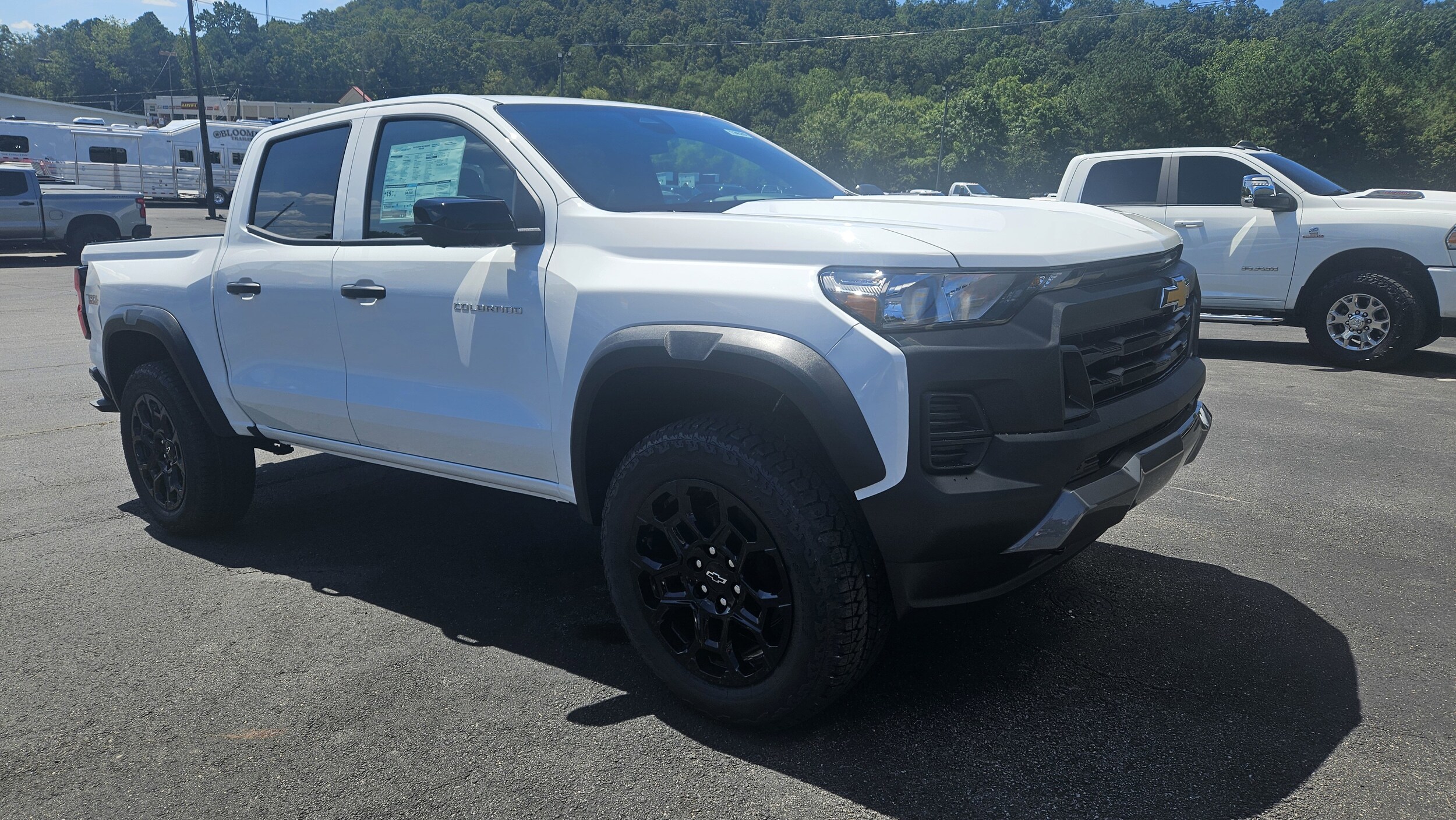 2026 Chevrolet Colorado Trail Boss photo 2