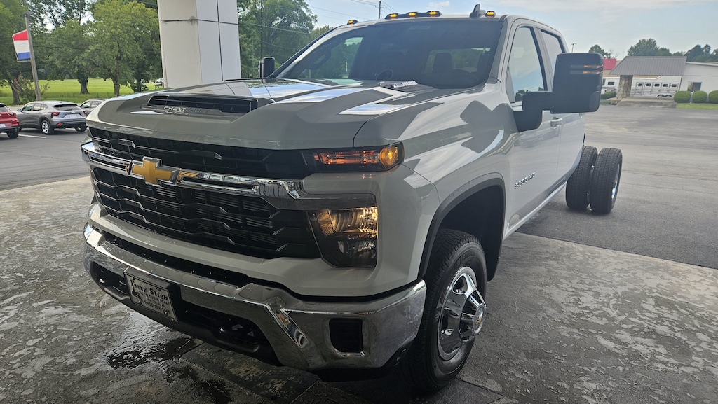 New 2026 Chevrolet Silverado 3500 HD Chassis Cab LT Truck