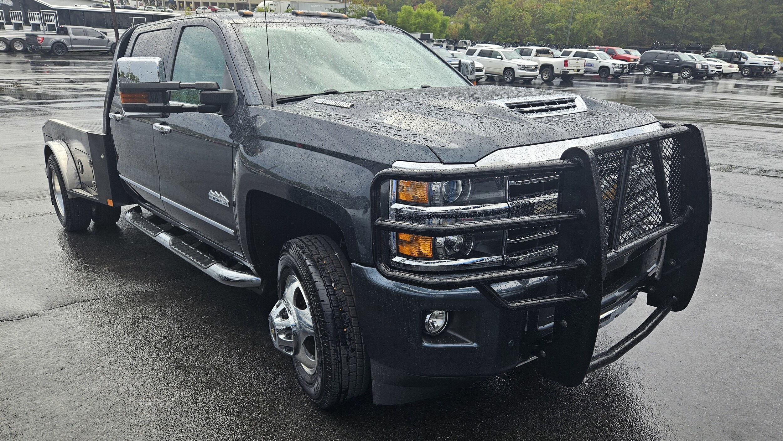 2019 Chevrolet Silverado 3500HD High Country photo 3