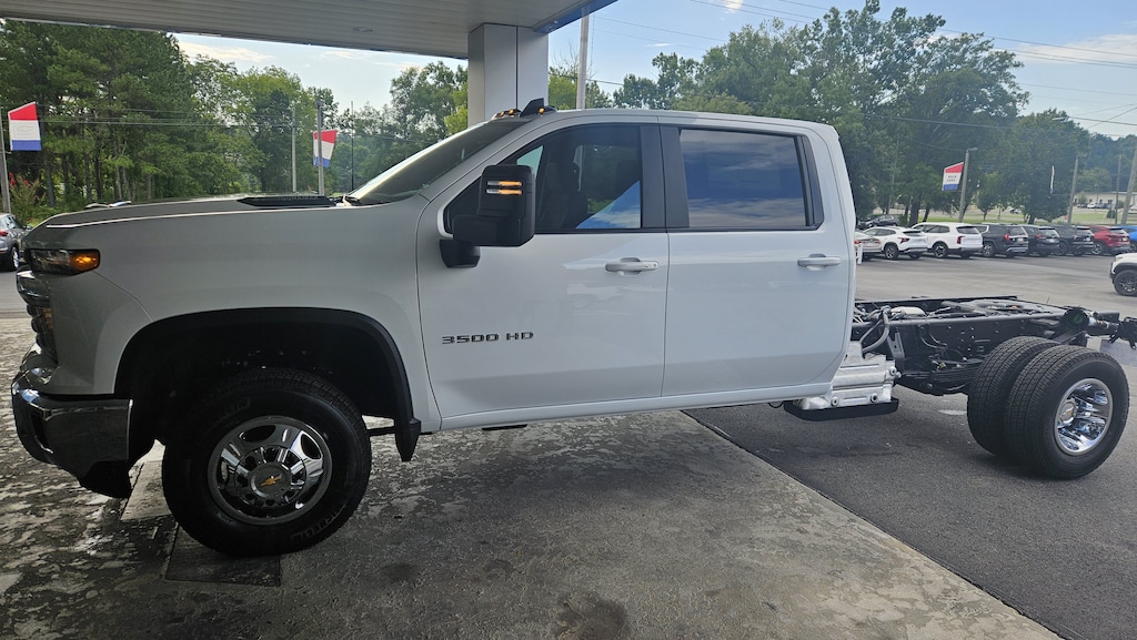 New 2026 Chevrolet Silverado 3500 HD Chassis Cab LT Truck