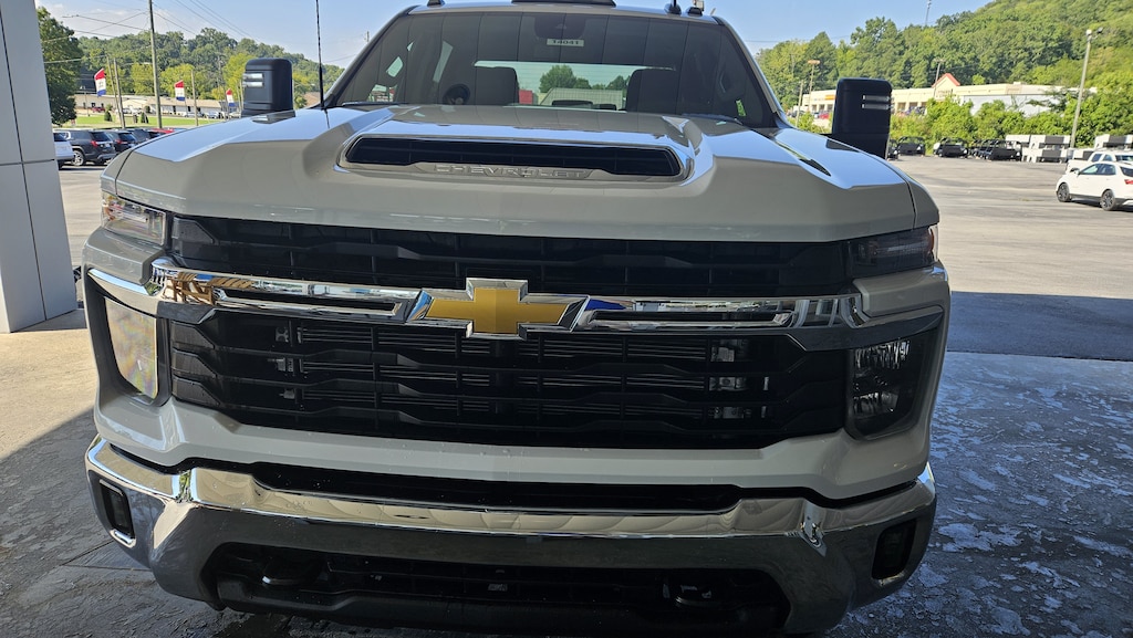 New 2026 Chevrolet Silverado 3500 HD Chassis Cab LT Truck