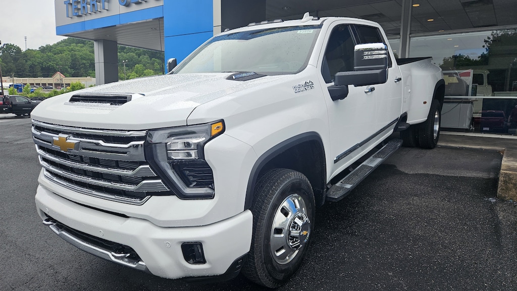 New 2026 Chevrolet Silverado 3500 HD High Country DRW Truck