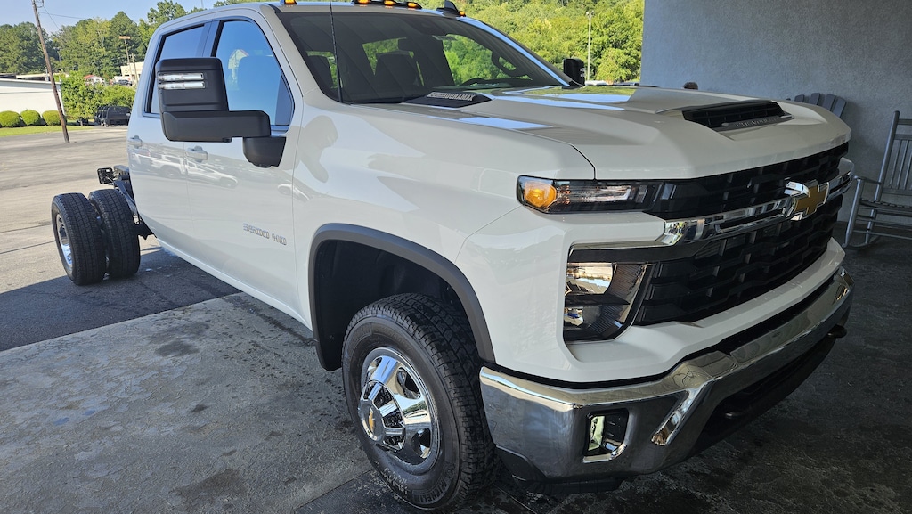New 2026 Chevrolet Silverado 3500 HD Chassis Cab LT Truck