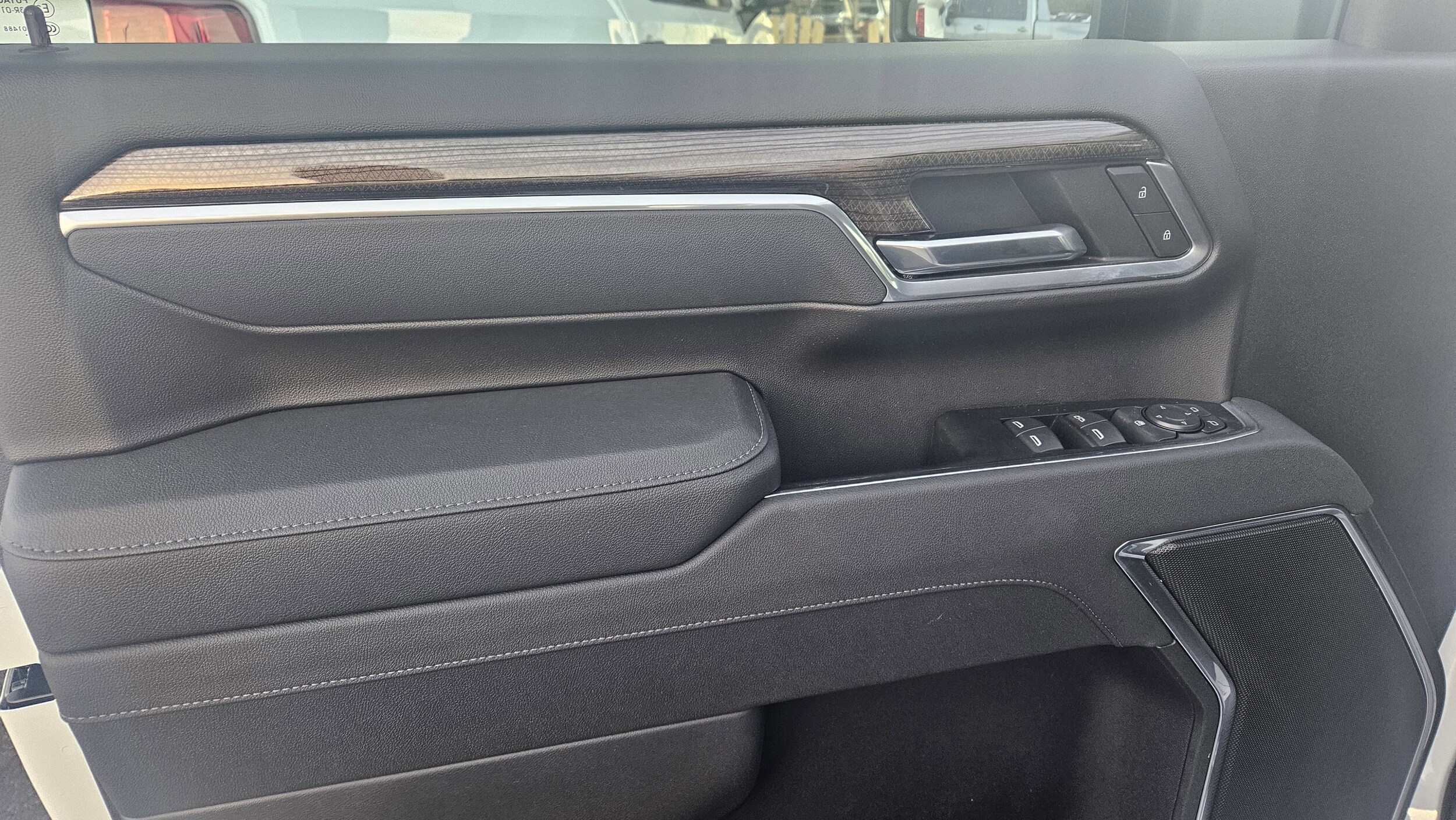 2026 Chevrolet Silverado 3500HD LT photo 3