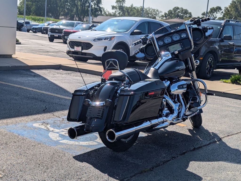 Used 2018 Harley-Davidson Street Glide Motorcycle