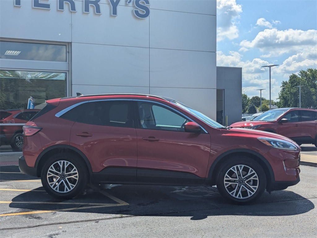 2022 Ford Escape SEL photo 2
