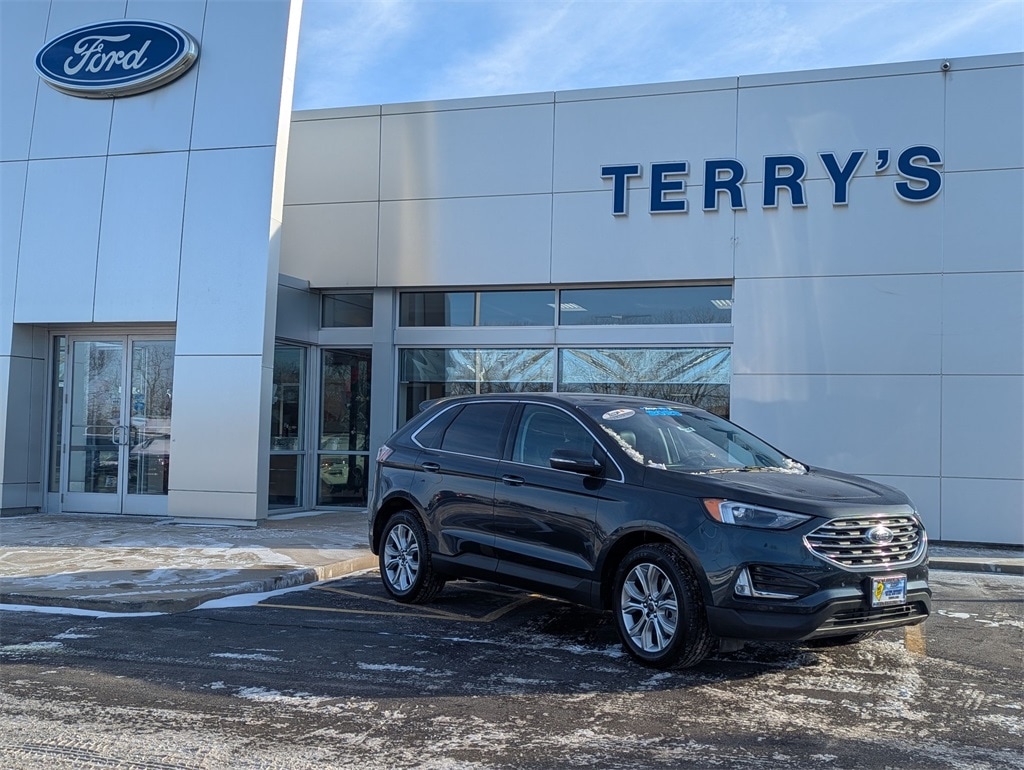 2023 Ford Edge Titanium's photo