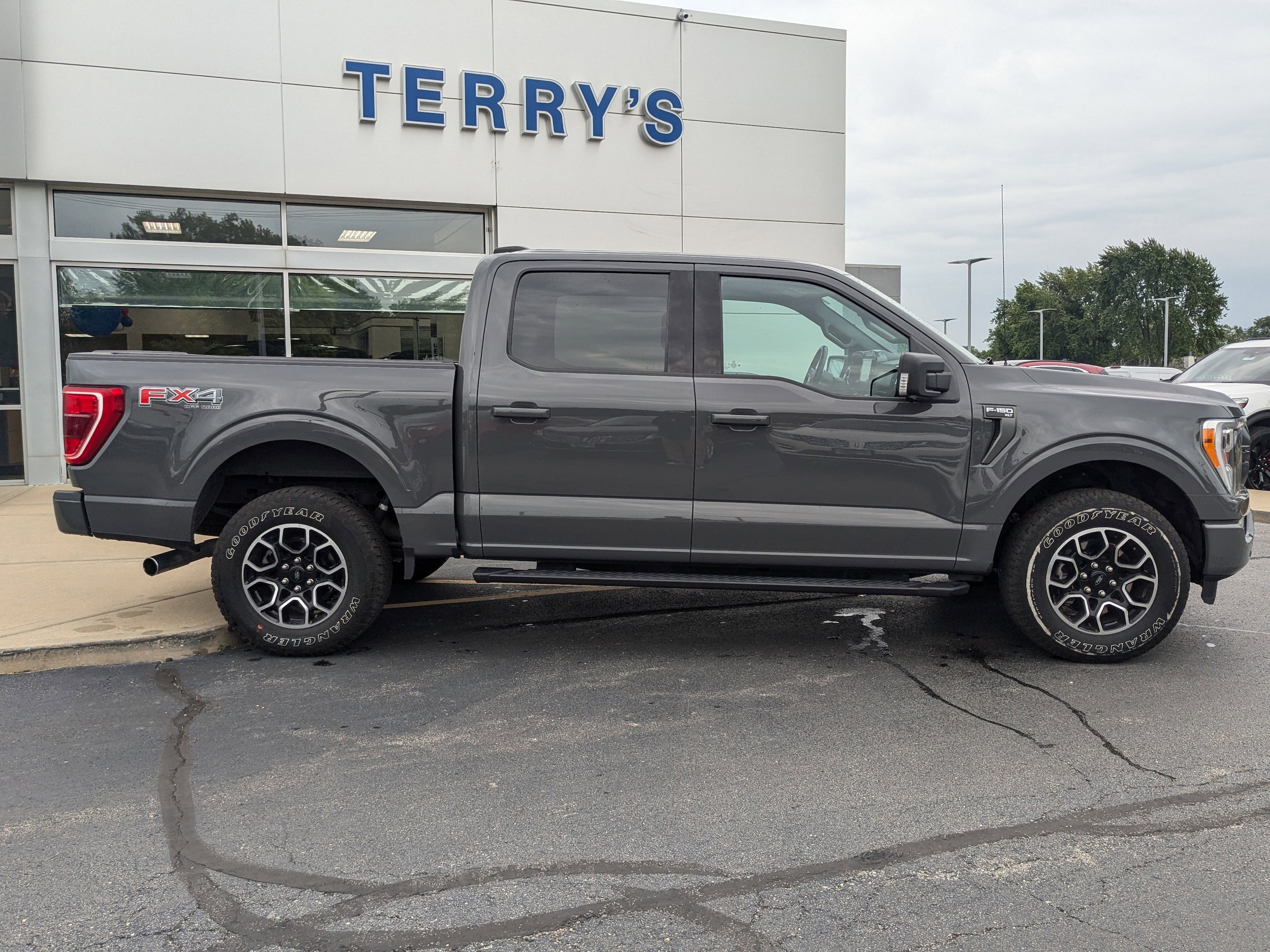 Used 2022 Ford Ranger XLT with VIN 1FTER4FHXNLD14941 for sale in Peotone, IL