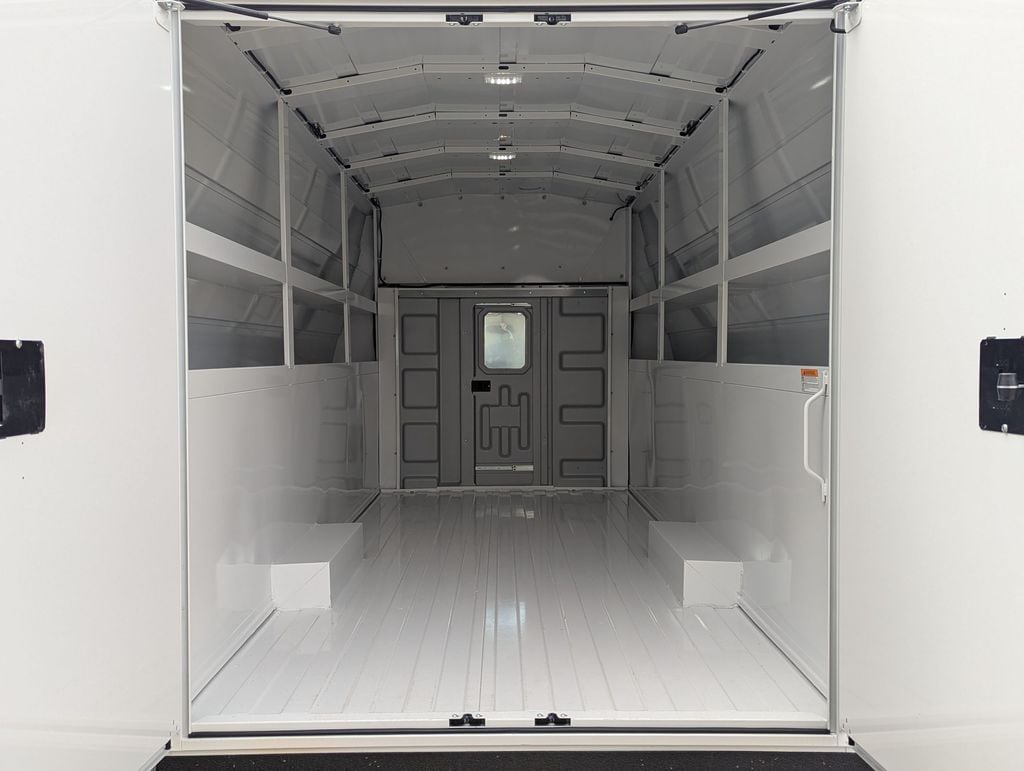 2025 Ford E-Series Cutaway Base - Photo 12
