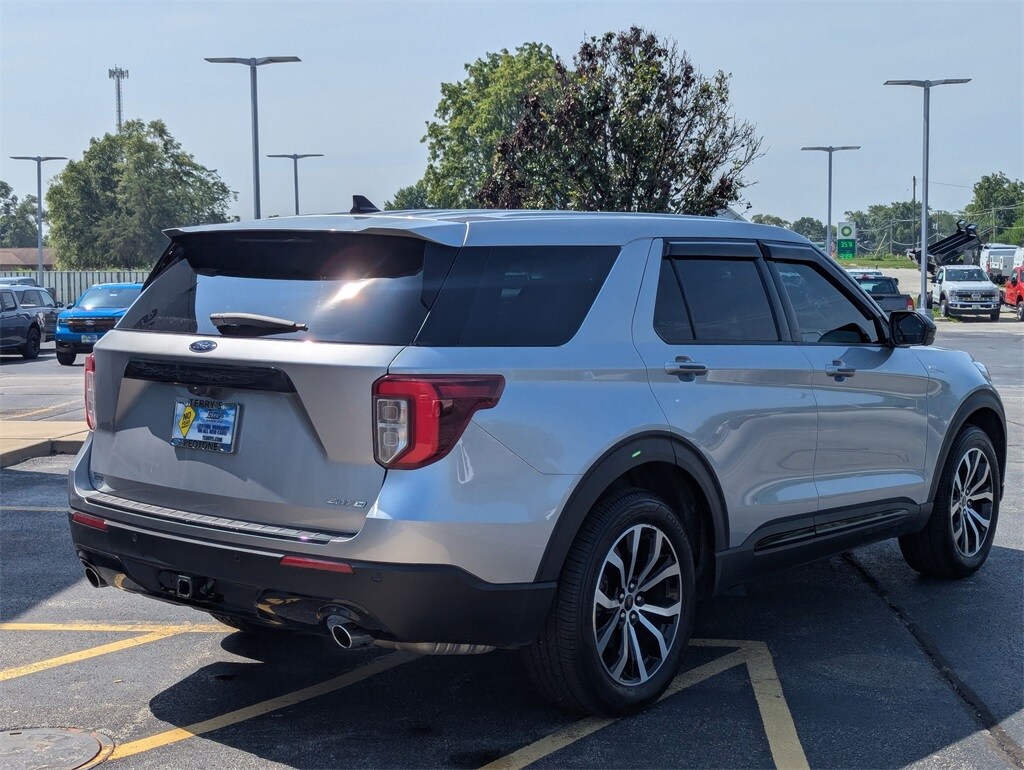 2022 Ford Explorer ST-Line photo 3