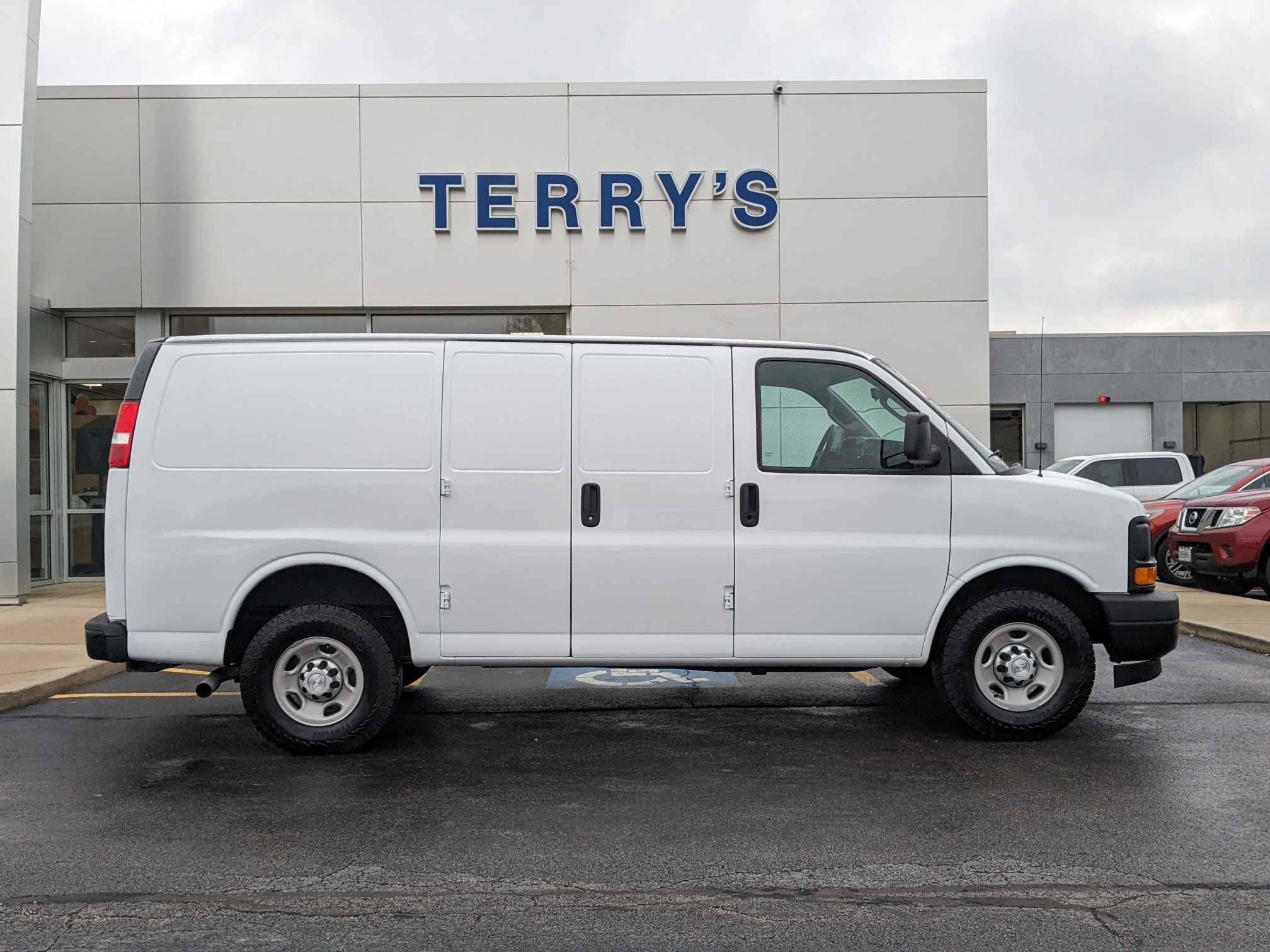 Used 2017 Chevrolet Express Cargo Work Van with VIN 1GCWGAFF5H1113326 for sale in Peotone, IL