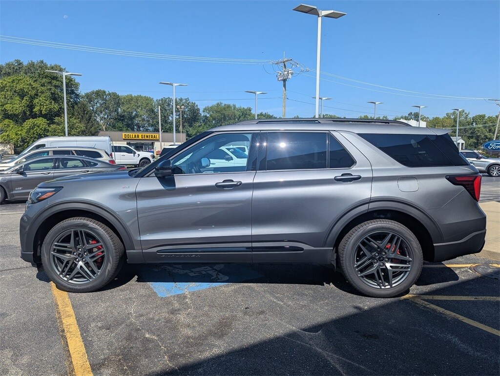 2025 Ford Explorer ST-Line photo 3