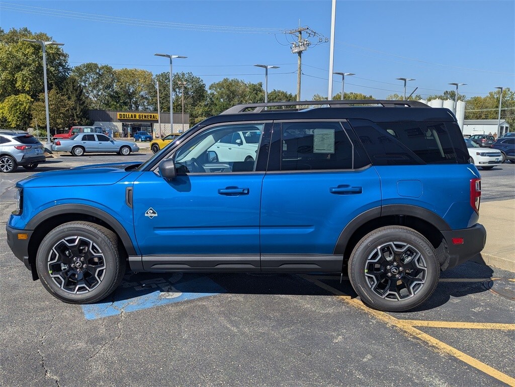 2025 Ford Bronco Sport Outer Banks photo 3