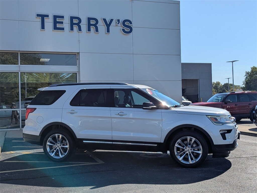 2018 Ford Explorer XLT photo 2