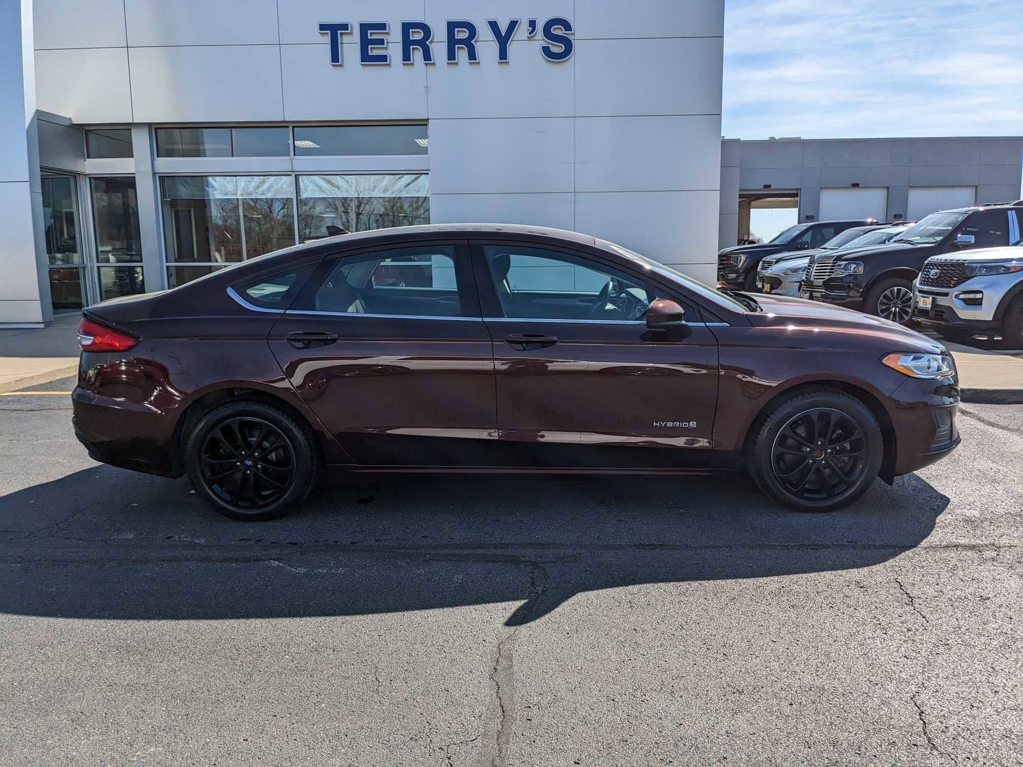 Used 2019 Ford Fusion Hybrid SE with VIN 3FA6P0LUXKR197353 for sale in Peotone, IL