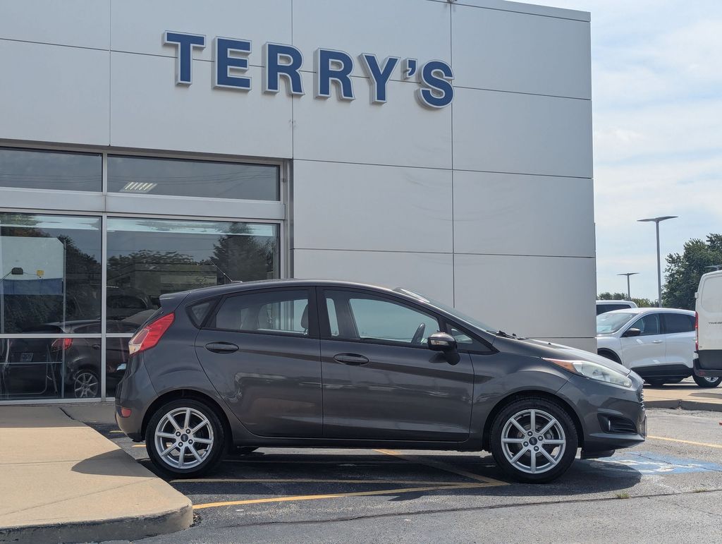 Used 2016 Ford Fiesta SE with VIN 3FADP4EJ2GM123012 for sale in Peotone, IL