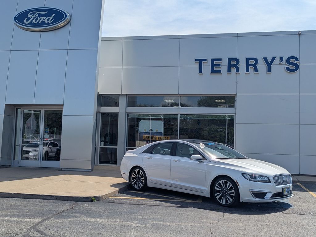 2017 Lincoln MKZ Reserve AWD's photo