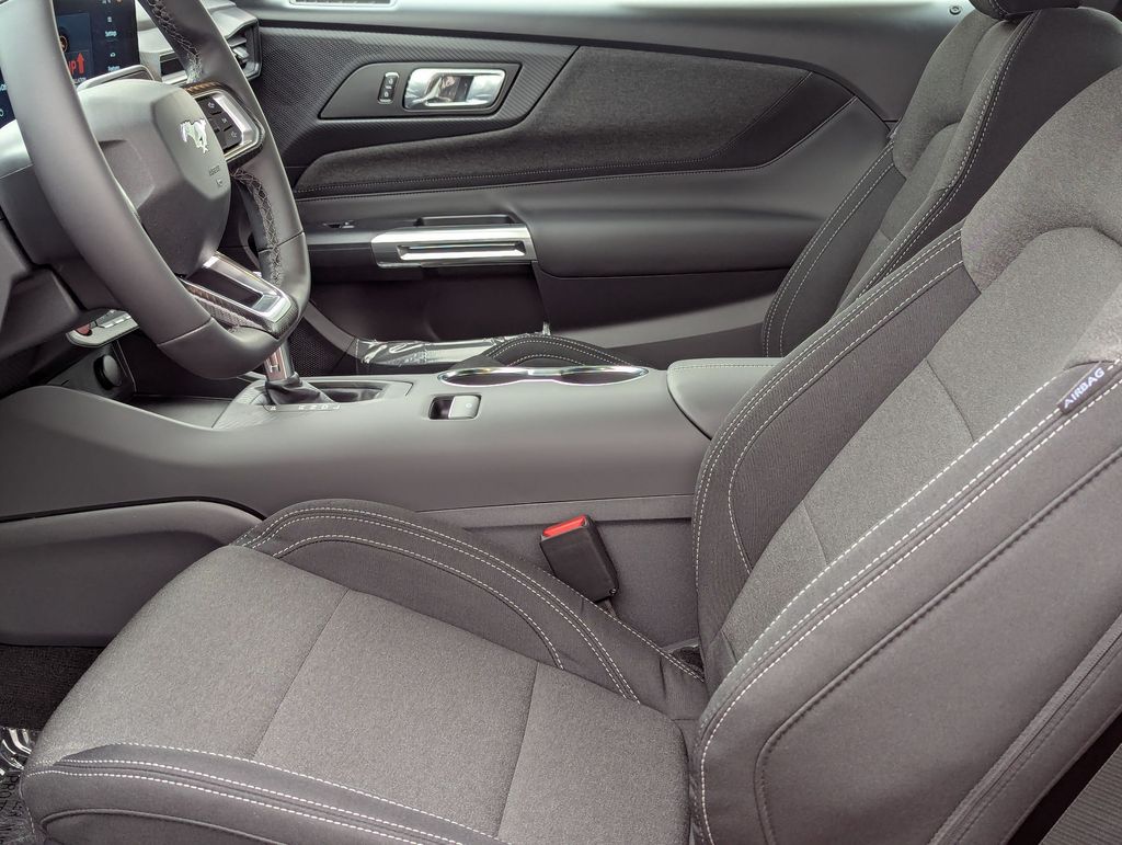 2026 Ford Mustang EcoBoost Fastback - Photo 6