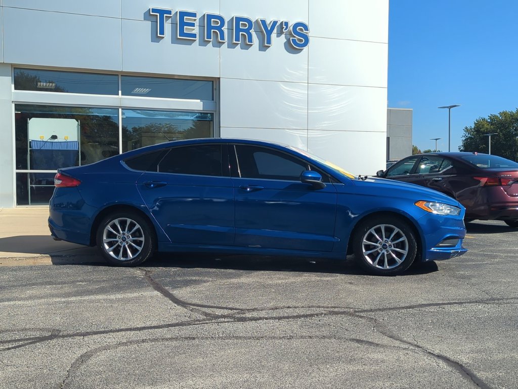 Used 2017 Ford Fusion SE with VIN 3FA6P0H7XHR348526 for sale in Peotone, IL