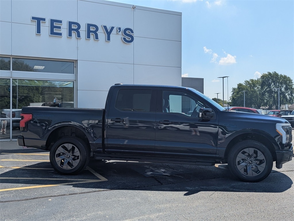 Used 2024 Ford F-150 Lightning Lariat with VIN 1FTVW5L73RWG00161 for sale in Peotone, IL