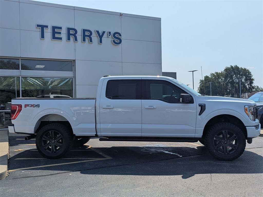2022 Ford F-150 XLT photo 2