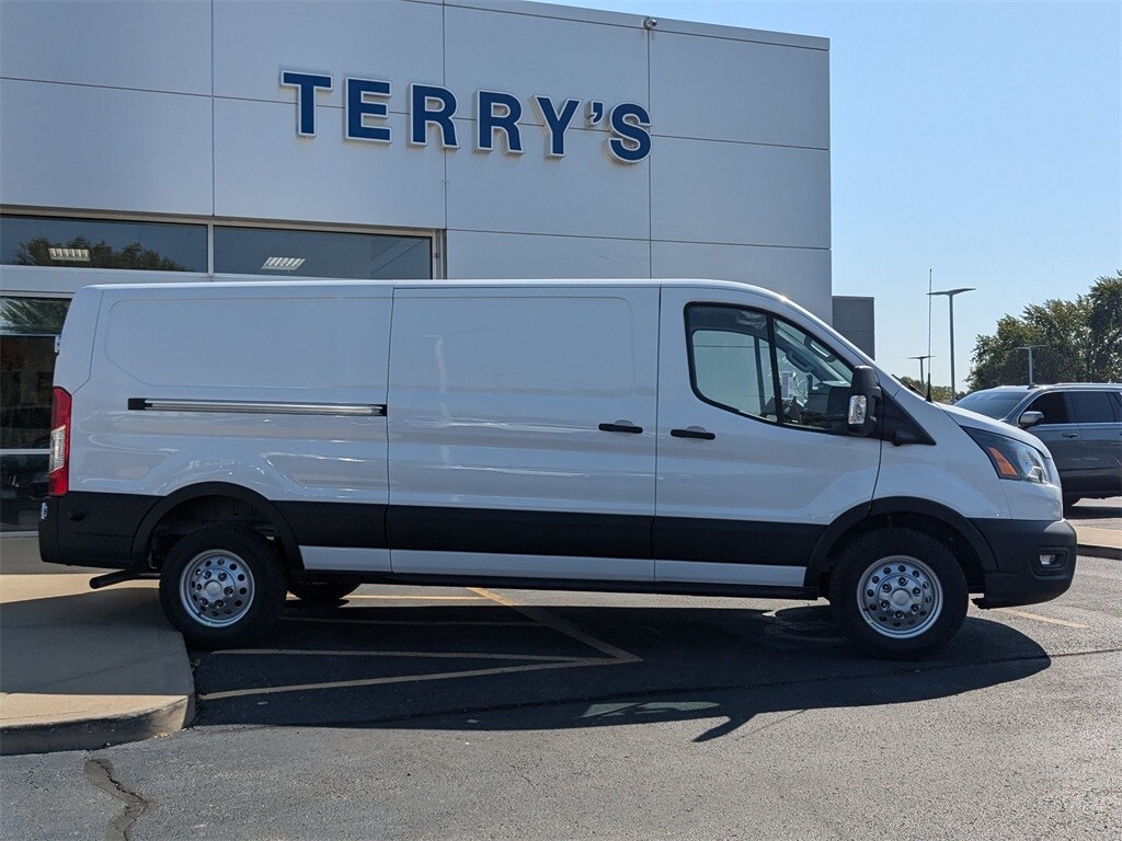 2024 Ford Transit photo 3