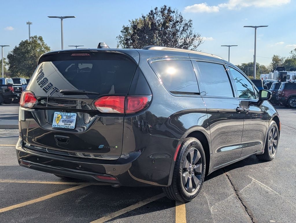 Used 2020 Chrysler Pacifica Hybrid Limited Minivan/Van