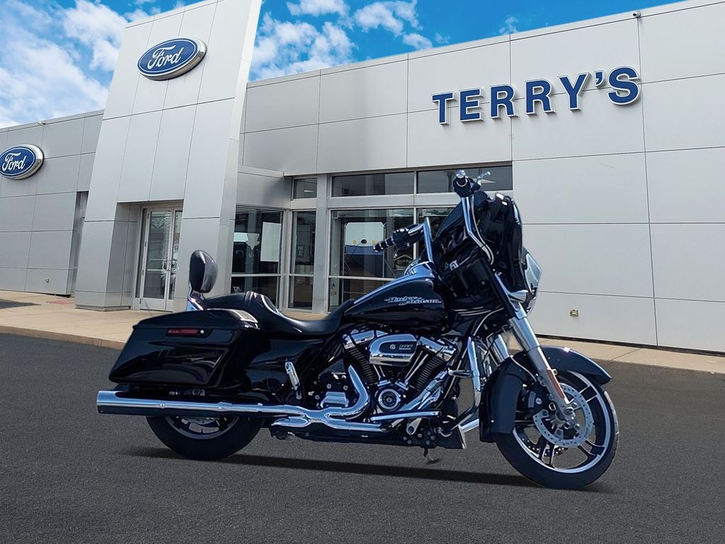 Used 2018 Harley-Davidson Street Glide Motorcycle
