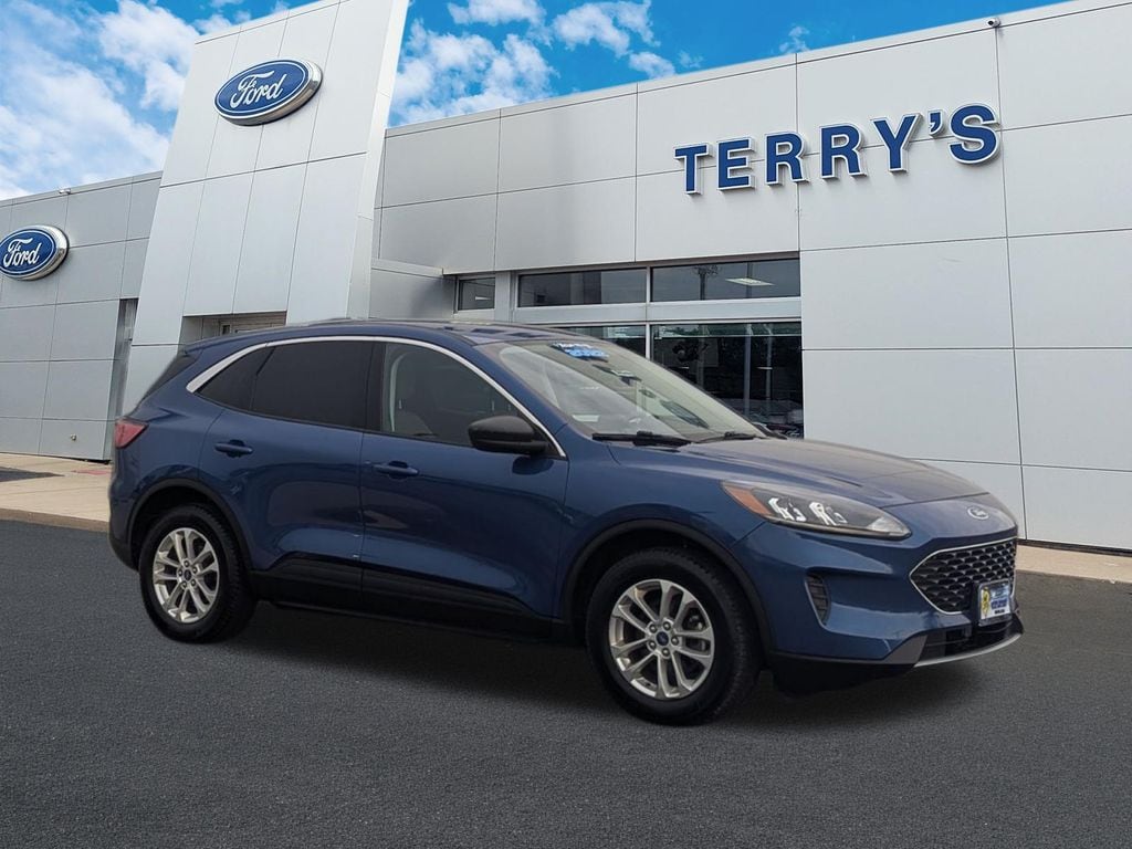 Used 2022 Ford Escape Hybrid SE SUV