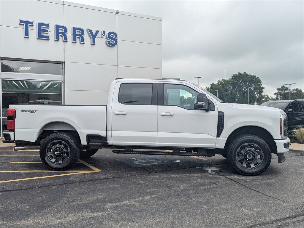 2024 Ford F-250 Lariat photo 2